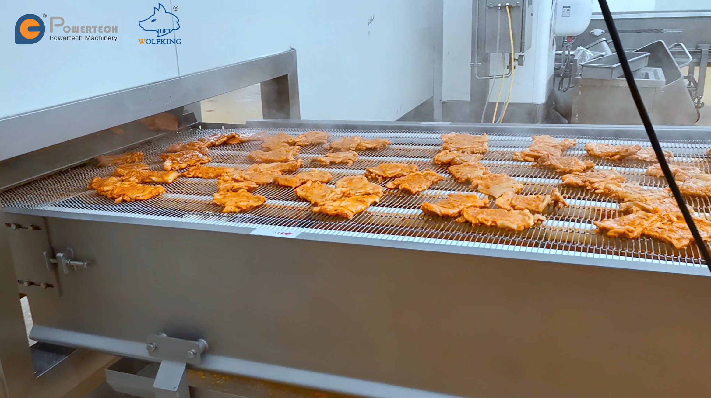 Piernas de pollo y productos de bistec completamente cocidos en horno túnel